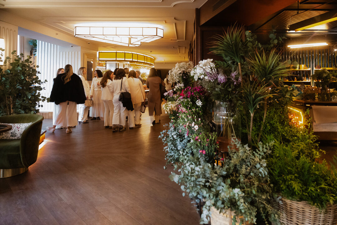 HOLYSTIC, encuentro de mujeres creadoras en Only YOU Hotel Valencia organizado con El Jardín & Co