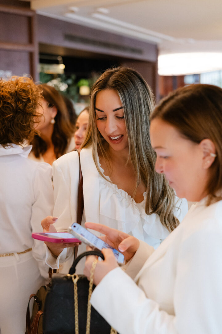 HOLYSTIC, encuentro de mujeres creadoras en Only YOU Hotel Valencia organizado con El Jardín & Co